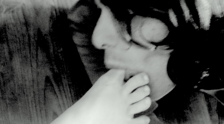 Temas femeninos: PODOFILIA