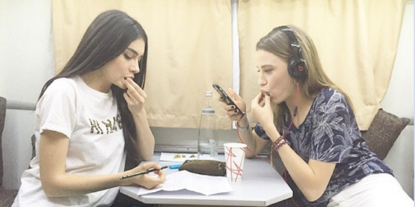 Temas para jóvenes: ¿Cómo saber si tu amiga es falsa contigo?