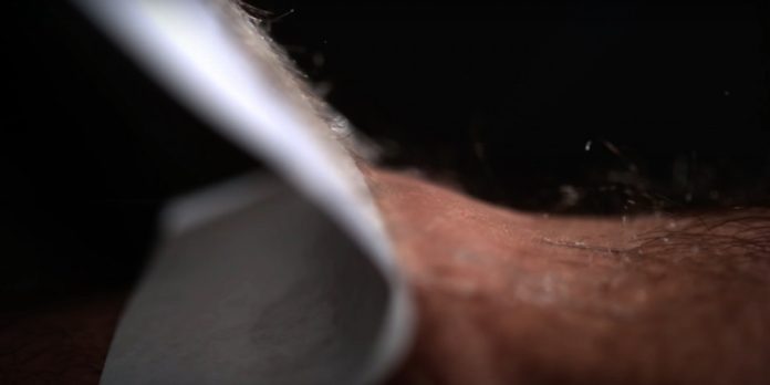 viral-video-shows-slow-mo-guys-wax-their-legs-at-28000fps_duh8
