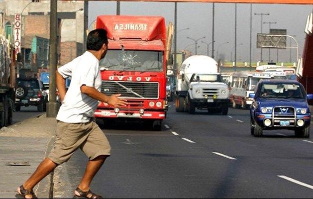 ¿Y POR QUÉ HAY TANTO COCHE AQUÍ SEÑOR?