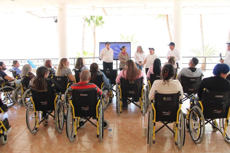 Continúan cursos de sensibilización a la inclusión a las personas con discapacidad en BCS. Correspondió al Instituto Sudcaliforniano de las Mujeres recibir este taller en las instalaciones inclusivas del Coromuel por el ISIPD