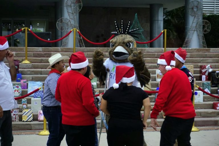 Llenos de emoción y felicidad se disfrutó la “V Gran Feria por la Alegría y la Inclusión 2025”. Con hermosos números artísticos y una gran lluvia de regalos a los asistentes.