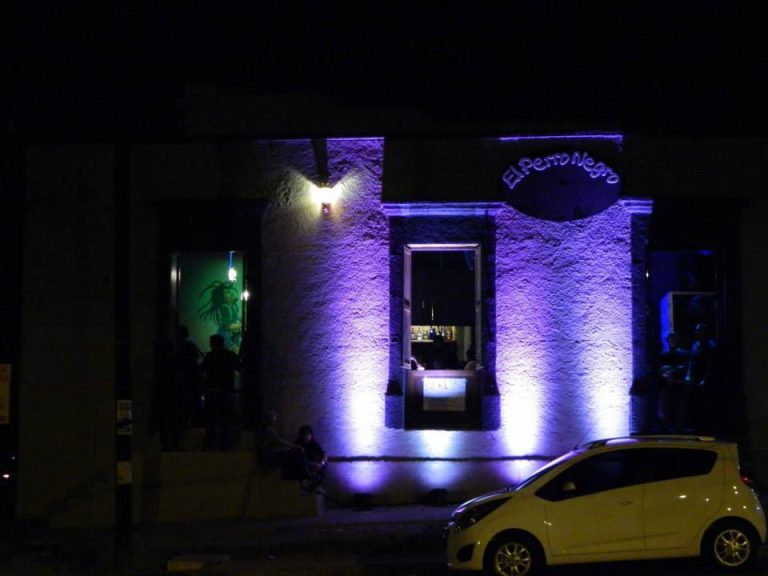 Nuevo Snack Bar en La Paz, B. C. S., amplía opciones de diversión con buen gusto: El Perro Negro.