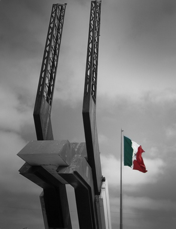 Cultura sudcalifornia: Monumento Águila del Paralelo 28